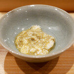 鮨 十兵衛 - こちらはカニのミソ。後半は混ぜ混ぜして頂きます。