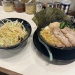 横浜家系ラーメン 岡本家 - 