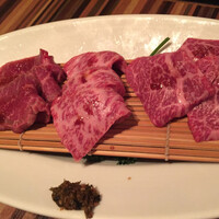 焼肉一頭両騨 町田本店 - 