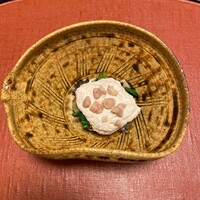 御料理 寺沢 - 先付(海鼠、天然舞茸、春菊、菊花、豆腐、茹で落花生)