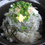 江ノ島小屋 - しらすのアップ！ピチピチ