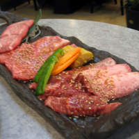 川崎名物 炭火焼肉 食道園 - 