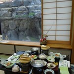 Sasakura Onsen Unryuusou - （夕食）他の席との間隔が広くて落ち着いていただけました。