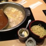 謝々まる - うわさの塩ちゃんこ出汁にラーメンとバター！