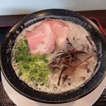 龍潭酒家 - 特製豚骨ラーメン