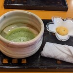 石亭小松 - 料理写真:ウエルカムドリンクはお抹茶