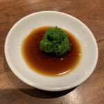 Shimbashi Ippashi - 醤油に緑色のモノ（青ネギと生姜をすりつぶしたもの）