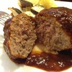 カフェ チルコリーノ - 20130518土曜日　夜も来訪　笑　昼もいぎました☆　ハンバーグ　激うま　最初　おはぎ　かと思いました　