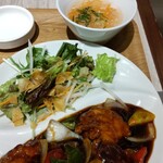 上海常 - 鶏の黒酢炒めとサラダ、スープ