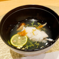 梅田 鮨 よこ田 - 鱧と松茸のお吸い物