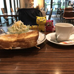 Dining cafe Garden - バタートーストモーニング　400円(税込)  ※横からも