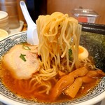 丸源ラーメン - ラーメン、リフトアップです