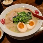 ラーメン八角 - 濃厚鶏そば750円税込825円