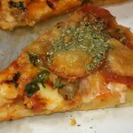 ピザーラ - 付属のスパイスをかけて･･･