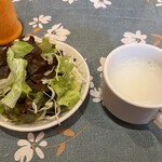 Piazu - サラダと豆スープ