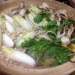 酒蔵新潟 - 熊鍋が煮えてきました