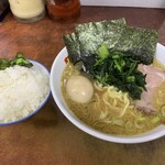Machidaya - ラーメンとサービスのご飯です。（2022年11月）