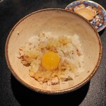 薪鳥新神戸 - そぼろご飯 + 卵 + うずらの卵