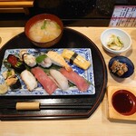 Kashiwazushi - おまかせ10貫にぎり(小鉢・お椀など)1200円