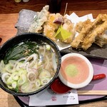 金澤さぬき - 天然穴子と野菜の天ぷらうどん（温）
