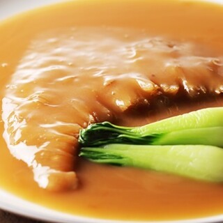 Zuirin’s highly recommended dish “braised shark fin”