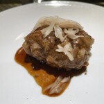 LOOP TOKYO - 羊挽肉のハンバーグ 甘酢漬けの生姜のせ