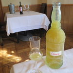 ウシマル - グラスワインと(一部)日本酒、地ビール、自家製リモチェッロお任せで16