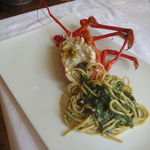ウシマル - わかめとめかぶの冷製パスタ、伊勢海老のローストと共に1