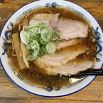 八屋 - 4枚チャーシュー麺(醤油)