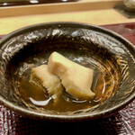 青空 - 茨城の蒸し黒鮑　噛む程に旨味が滲み出る