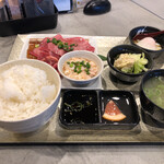 炭火焼肉と炉端 康 - えらべる焼肉ランチ¥1350