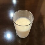 ゴルカパレス - ミルク