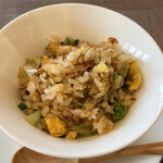 エリア 耀 - 炒飯。XO醬、パリパリとした食感の海老だったかなが入っていて、締めのご飯とするのは懐石料理みたい。