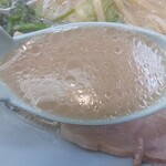 ラーメン山岡家 - いつもより白濁したスープ色(2022.11.18)