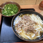 Dondon - 肉うどん530円(大盛り+100円)