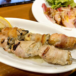 Gotanda Baru - 牡蠣の豚バラ巻串焼き