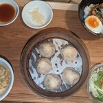 茶月譚 - 小籠包のセット１３５０円