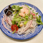 マンゴツリーキッチン パッタイ - 海老と春雨のスパイシーサラダ(ヤムウンセン)220円(税込)