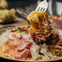 イベリコ豚ベーコンの濃厚カルボナーラ