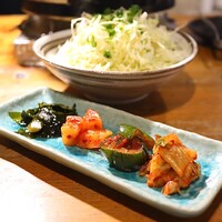 大衆肉酒場 こだわり米 匠 - キムチ盛り合わせ･無限キャベツ