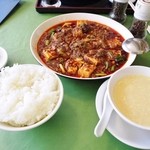 松の樹 - 麻婆豆腐単品９４５円＋半ライス１０５円