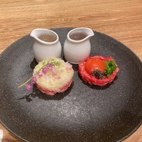 北新地 肉料理 名門 - ユッケ。