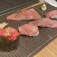 北新地 肉料理 名門 - 肉寿司。