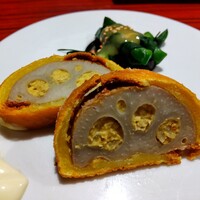 馬刺しと焼き鳥 グルマン三年坂 - 辛子蓮根ぐるぐるセット