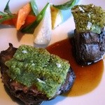 バーグ - 柔らかく煮込んだ越後牛