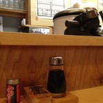 まないた・小粋な店内