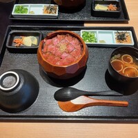 最飛び飛騨牛 しゃぶすき家 馬喰一代 名古屋WEST - 限定5食  特選馬喰ひつまぶし御膳 4818円
                    （一品、自家製豆腐、サラダ、飛騨牛ひつまぶし、香の物、味噌汁、デザート）