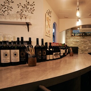 東京カレンダーにも度々掲載！大人デートならカウンターがおすすめ◎