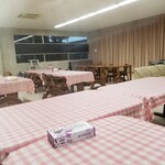 エスカルゴ牧場 - しかし、ちょっとレストランとは言えない感じも……。