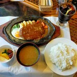 シオダ - 2022年11月19日(土) ｼﾞｬﾝﾎﾞﾊﾝﾊﾞｰｸﾞ210g 和定食